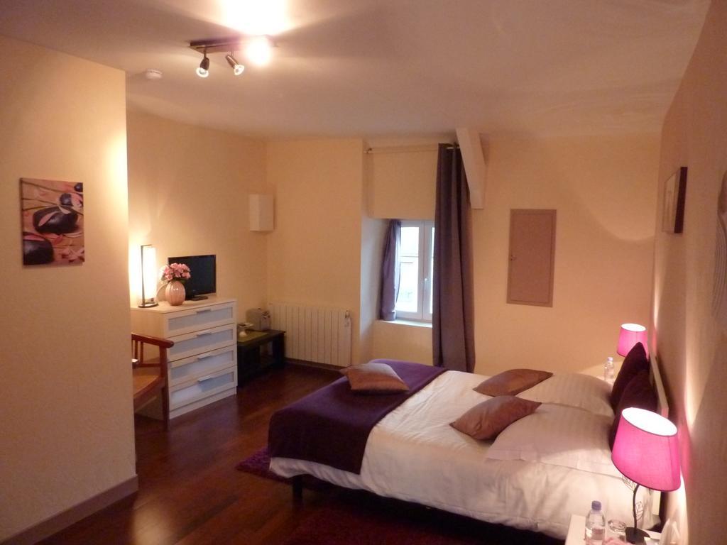 Maison D'Hotes Les Belles De Mai Pontorson Zimmer foto
