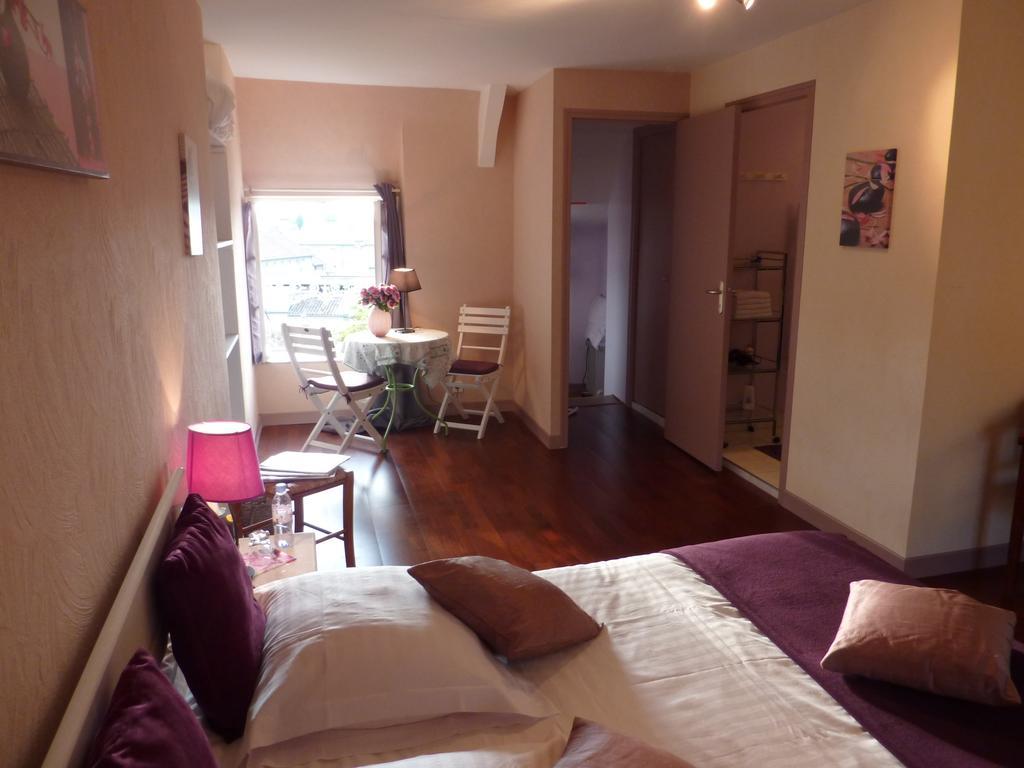 Maison D'Hotes Les Belles De Mai Pontorson Zimmer foto