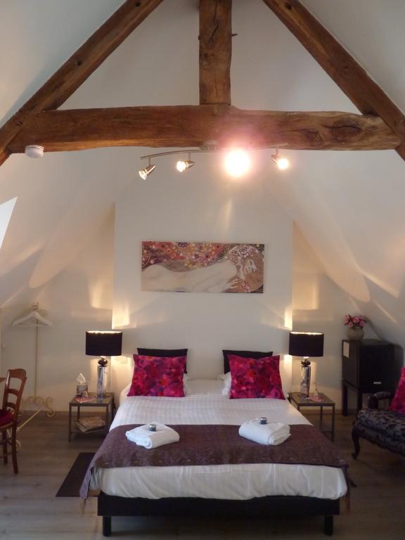 Maison D'Hotes Les Belles De Mai Pontorson Zimmer foto